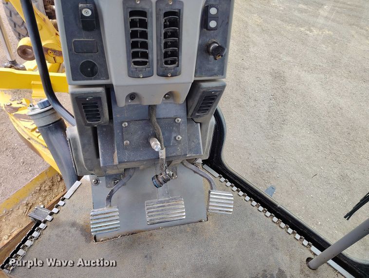 image for item BI9770 2010 Caterpillar 140M motor grader