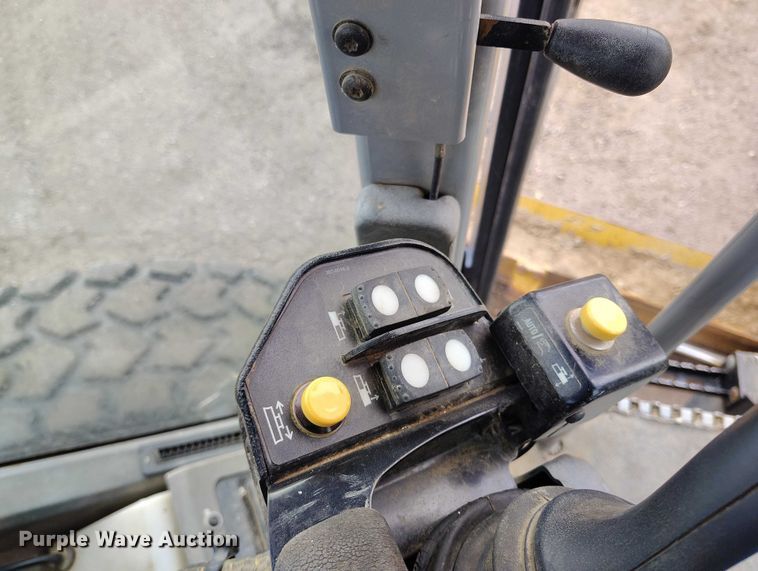 image for item BI9770 2010 Caterpillar 140M motor grader