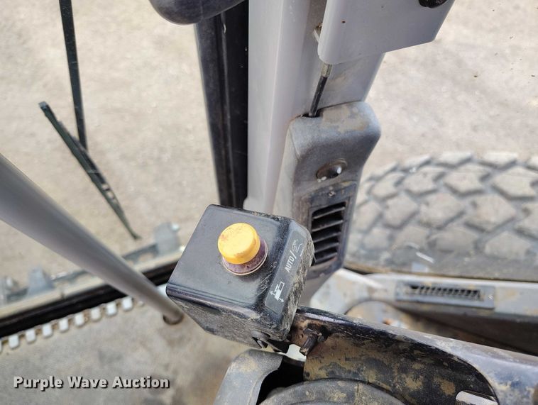 image for item BI9770 2010 Caterpillar 140M motor grader