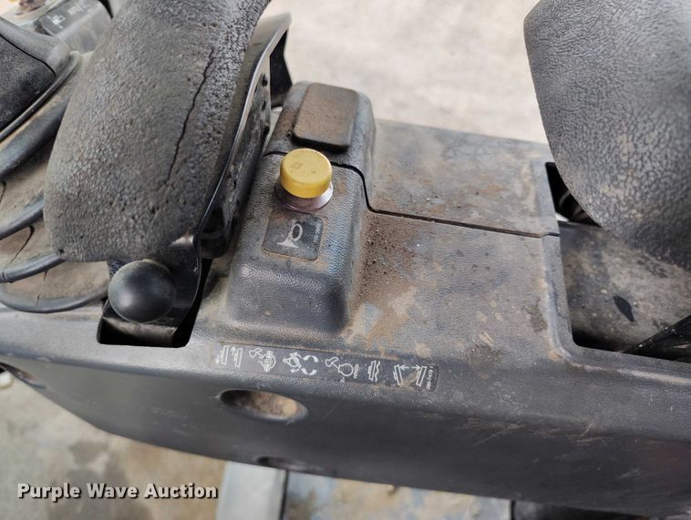 image for item BI9770 2010 Caterpillar 140M motor grader