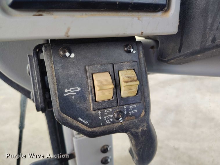 image for item BI9770 2010 Caterpillar 140M motor grader