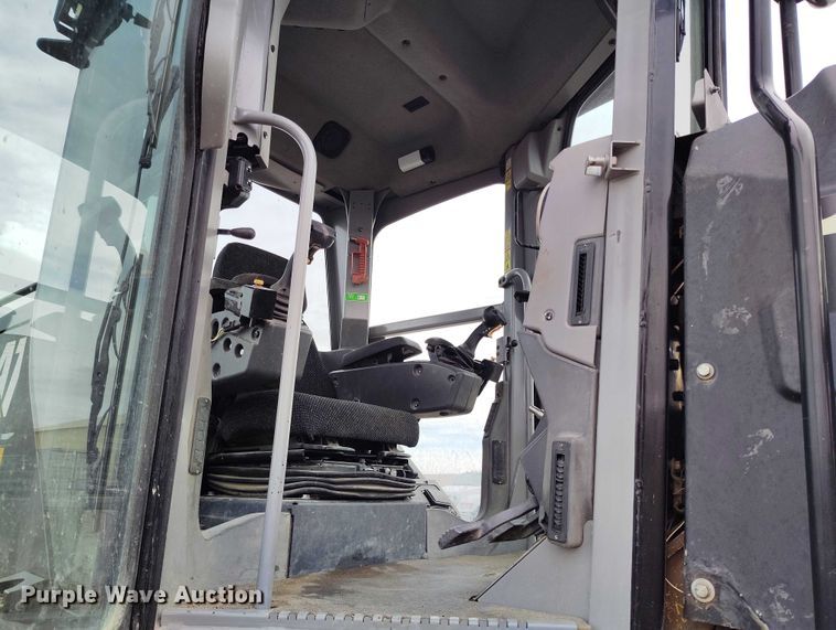 image for item BI9770 2010 Caterpillar 140M motor grader