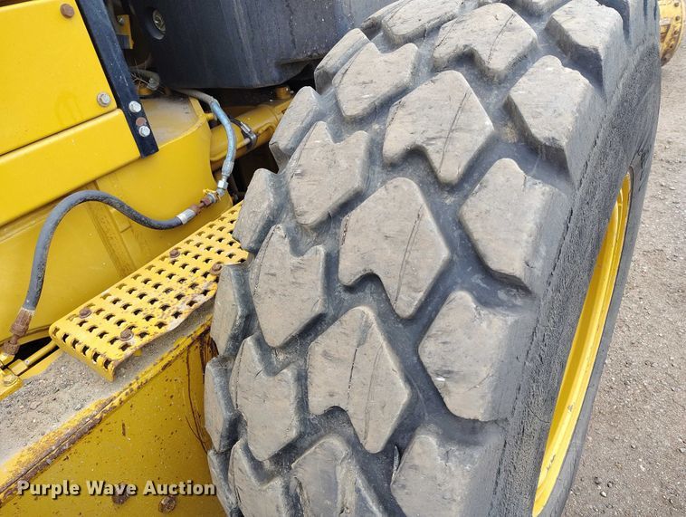 image for item BI9770 2010 Caterpillar 140M motor grader