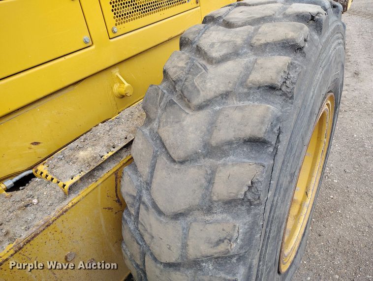 image for item BI9770 2010 Caterpillar 140M motor grader