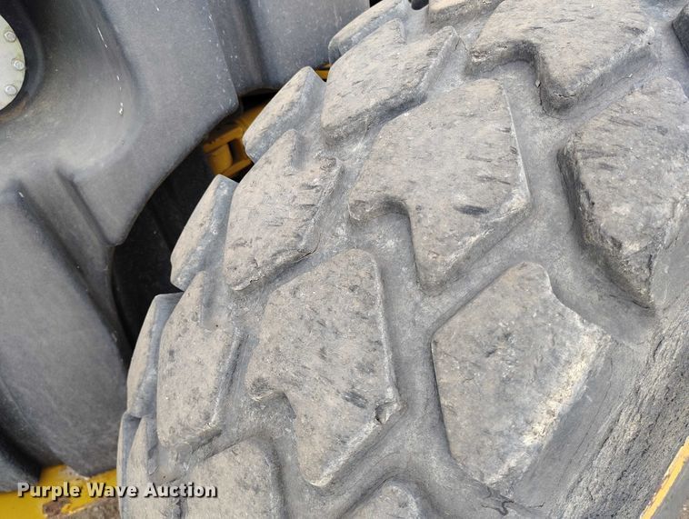 image for item BI9770 2010 Caterpillar 140M motor grader