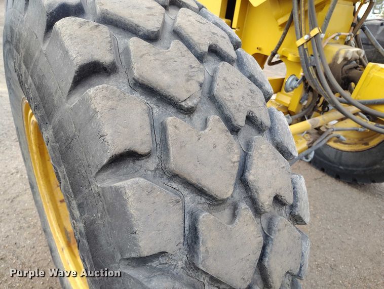 image for item BI9770 2010 Caterpillar 140M motor grader