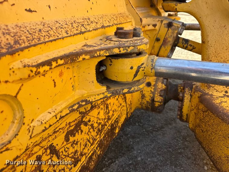 image for item DQ4245 2013 Komatsu D51PX-22 dozer