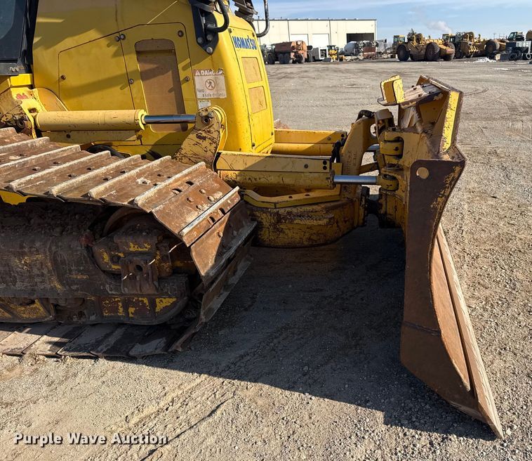 image for item DQ4245 2013 Komatsu D51PX-22 dozer