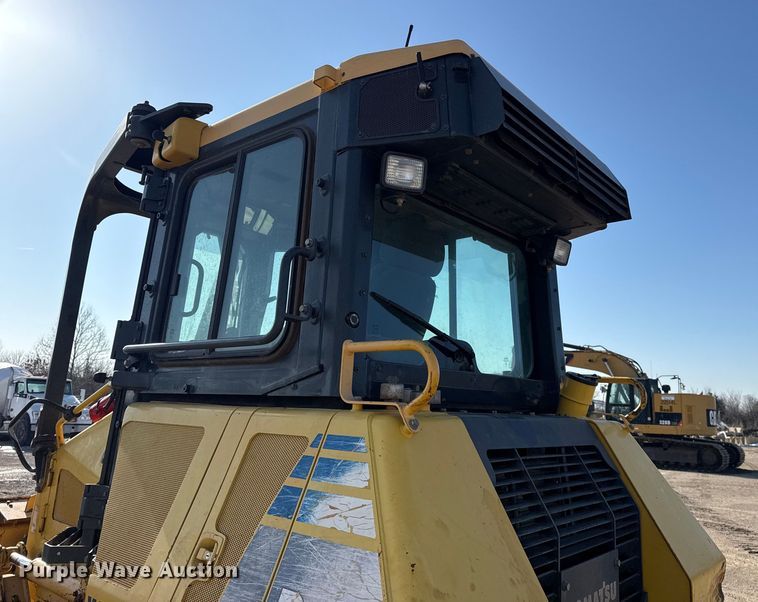 image for item DQ4245 2013 Komatsu D51PX-22 dozer