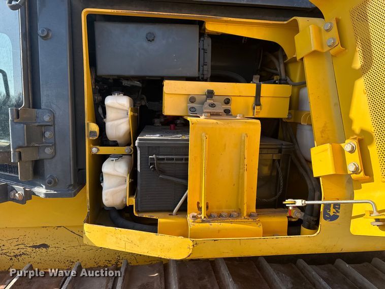 image for item DQ4245 2013 Komatsu D51PX-22 dozer