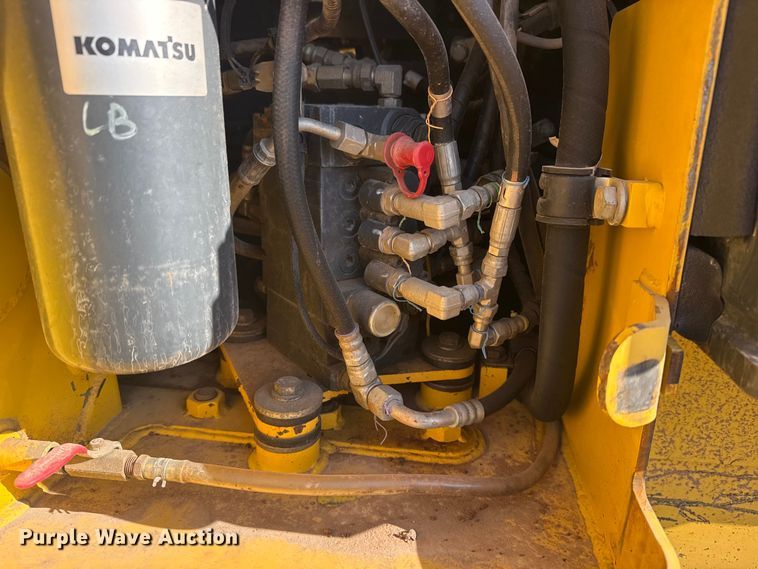 image for item DQ4245 2013 Komatsu D51PX-22 dozer