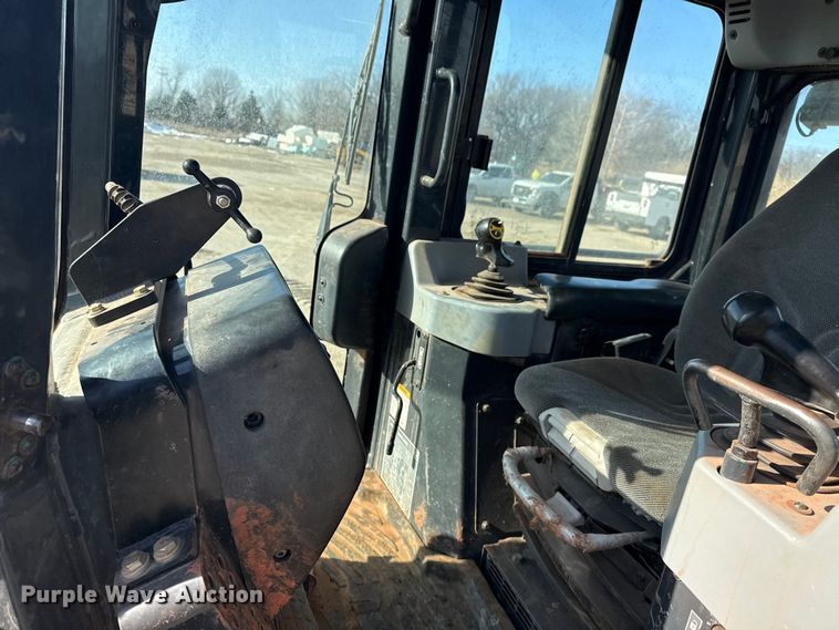 image for item DQ4245 2013 Komatsu D51PX-22 dozer