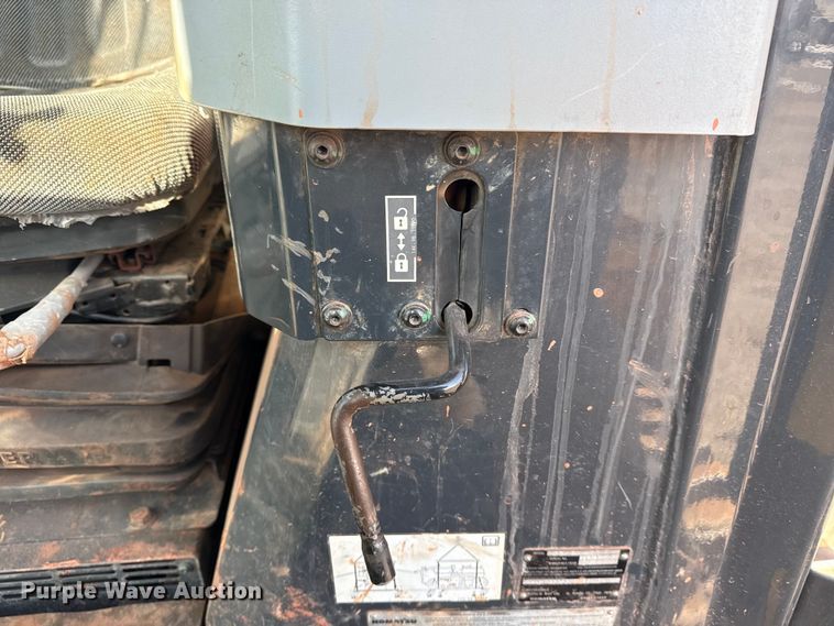 image for item DQ4245 2013 Komatsu D51PX-22 dozer