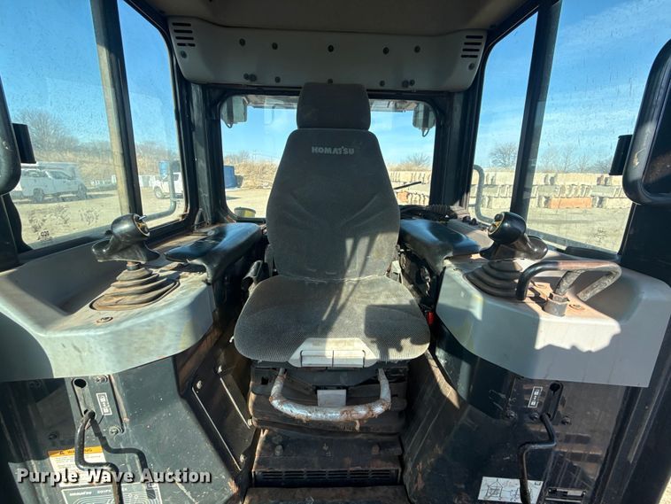 image for item DQ4245 2013 Komatsu D51PX-22 dozer