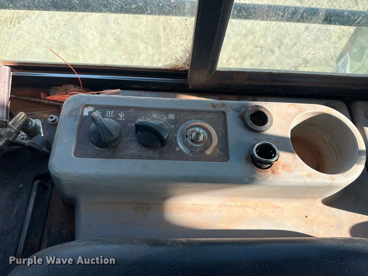 image for item DQ4245 2013 Komatsu D51PX-22 dozer