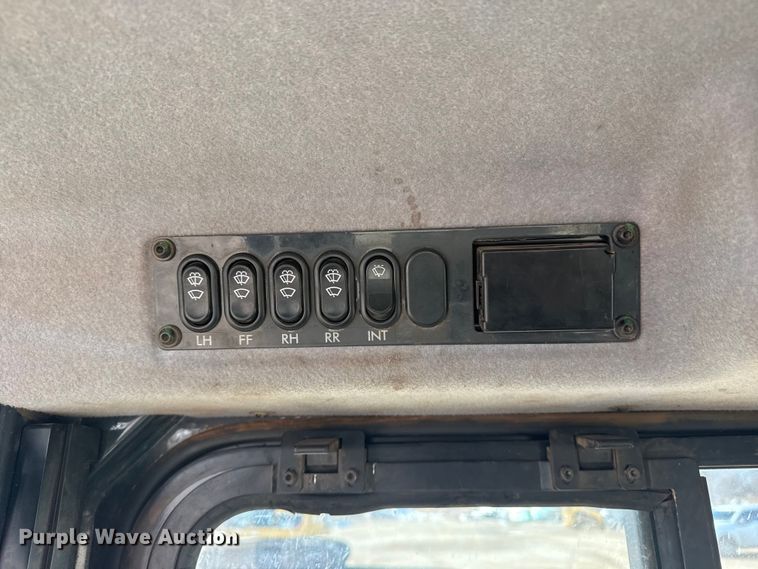 image for item DQ4245 2013 Komatsu D51PX-22 dozer