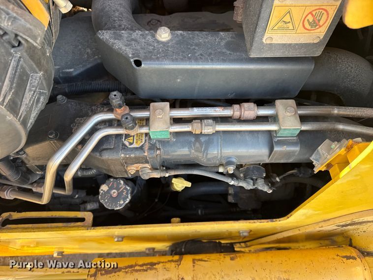 image for item DQ4245 2013 Komatsu D51PX-22 dozer