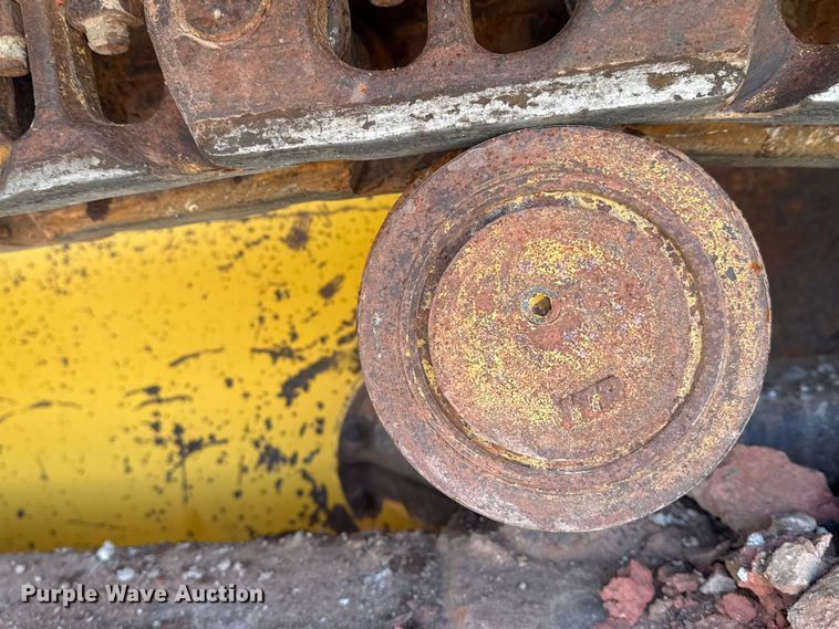 image for item DQ4245 2013 Komatsu D51PX-22 dozer