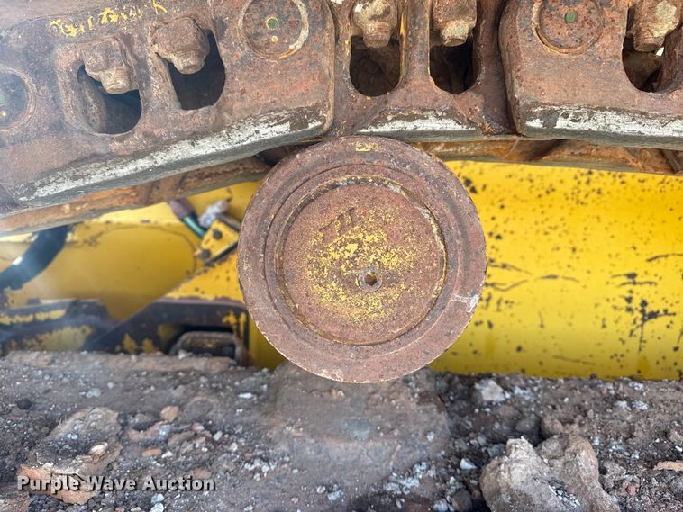 image for item DQ4245 2013 Komatsu D51PX-22 dozer