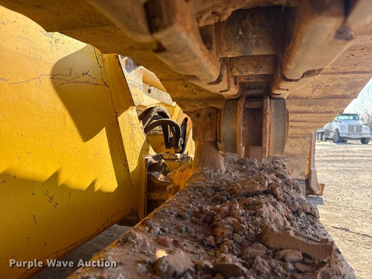 image for item DQ4245 2013 Komatsu D51PX-22 dozer