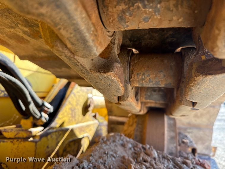 image for item DQ4245 2013 Komatsu D51PX-22 dozer