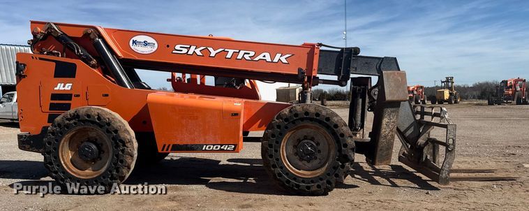image for item DQ4257 JLG Skytrak 10052 telehandler