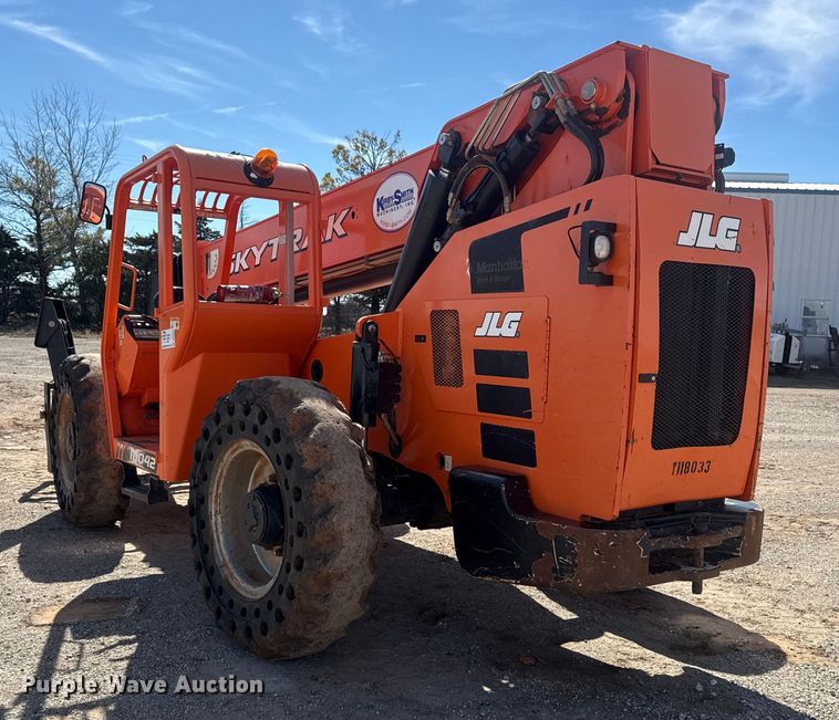 image for item DQ4257 JLG Skytrak 10052 telehandler