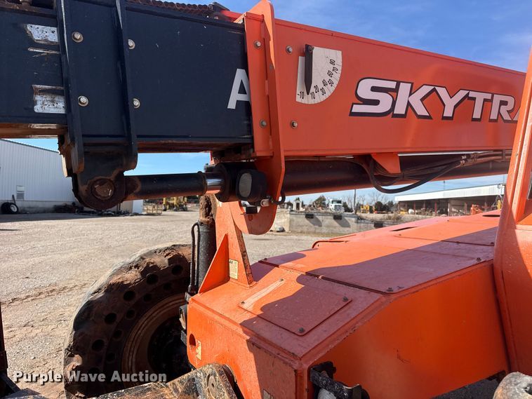 image for item DQ4257 JLG Skytrak 10052 telehandler