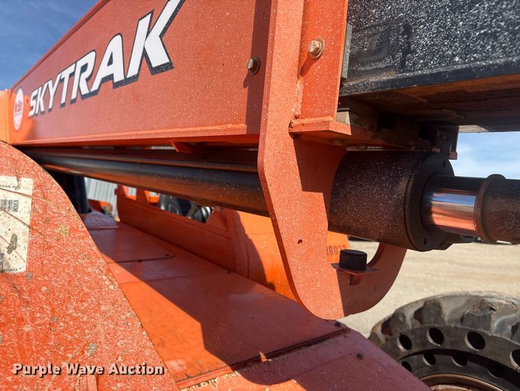 image for item DQ4257 JLG Skytrak 10052 telehandler