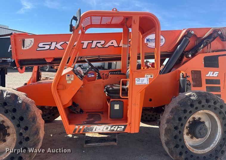 image for item DQ4257 JLG Skytrak 10052 telehandler