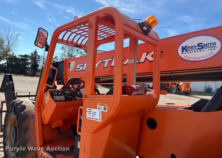 image for item DQ4257 JLG Skytrak 10052 telehandler