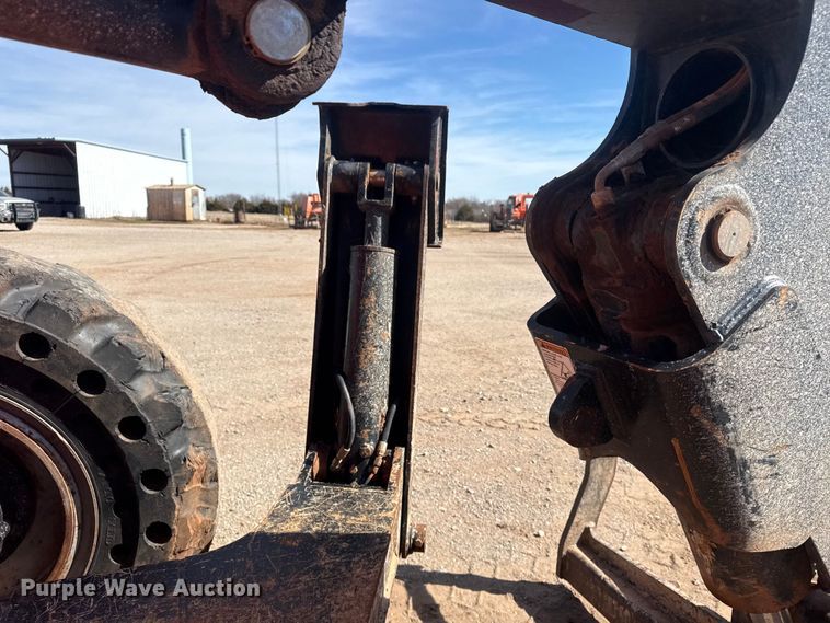 image for item DQ4257 JLG Skytrak 10052 telehandler