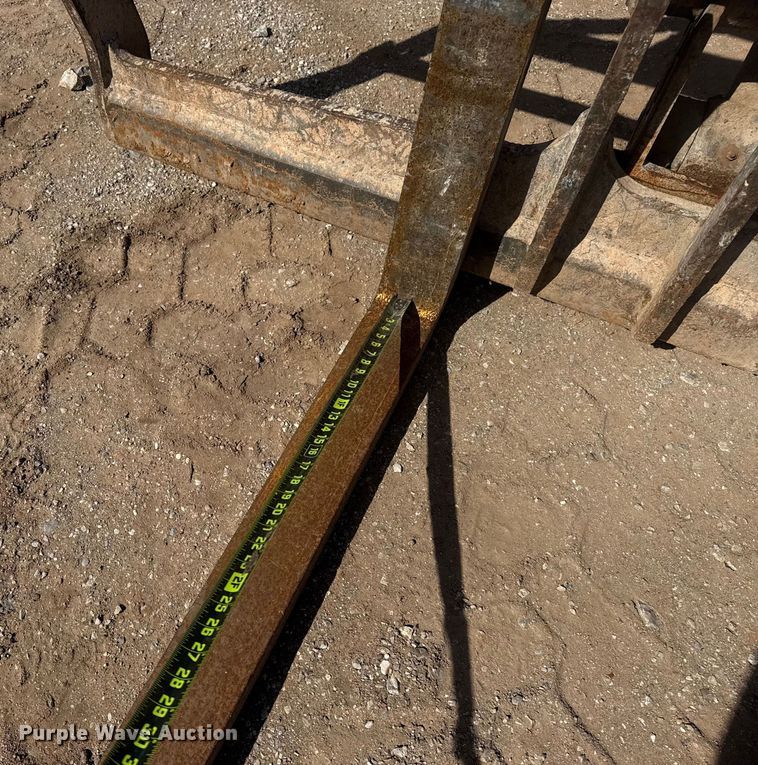 image for item DQ4257 JLG Skytrak 10052 telehandler