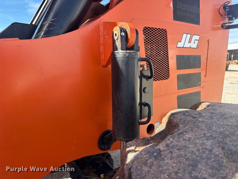 image for item DQ4257 JLG Skytrak 10052 telehandler