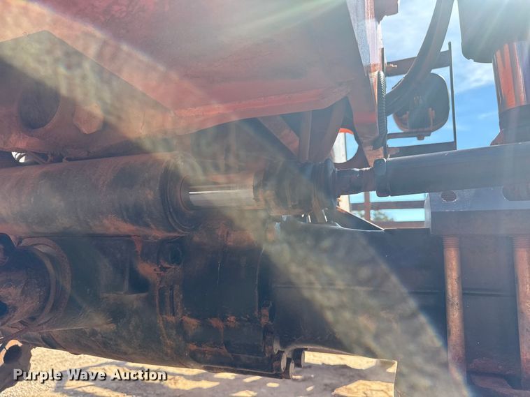 image for item DQ4257 JLG Skytrak 10052 telehandler