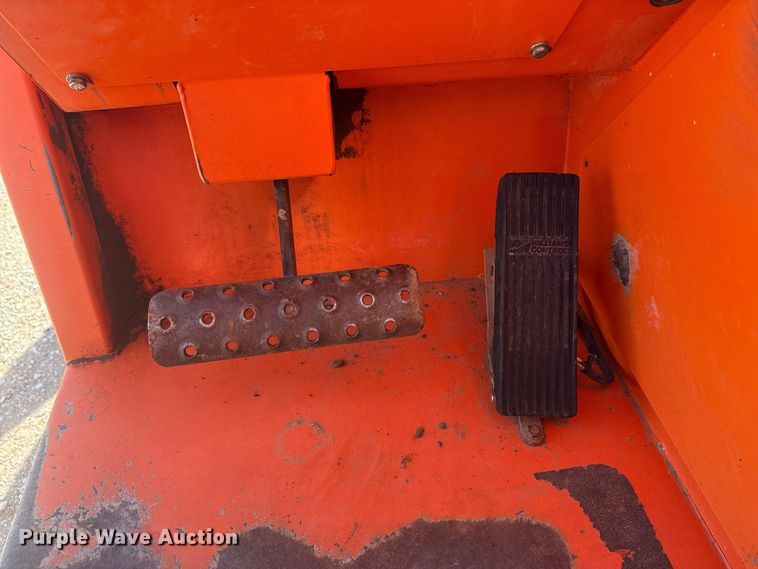 image for item DQ4257 JLG Skytrak 10052 telehandler