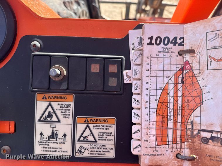 image for item DQ4257 JLG Skytrak 10052 telehandler
