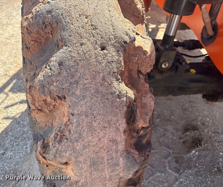 image for item DQ4257 JLG Skytrak 10052 telehandler