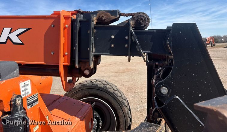 image for item DQ4258 2018 JLG Skytrak 10054 telehandler