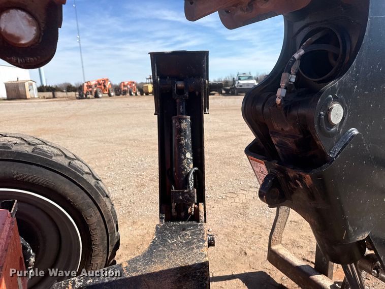 image for item DQ4258 2018 JLG Skytrak 10054 telehandler