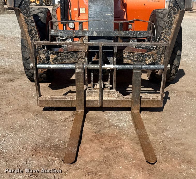 image for item DQ4258 2018 JLG Skytrak 10054 telehandler