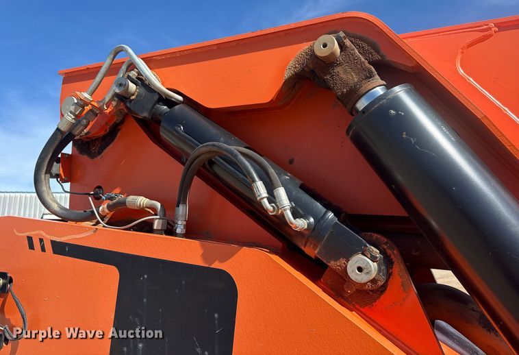 image for item DQ4258 2018 JLG Skytrak 10054 telehandler