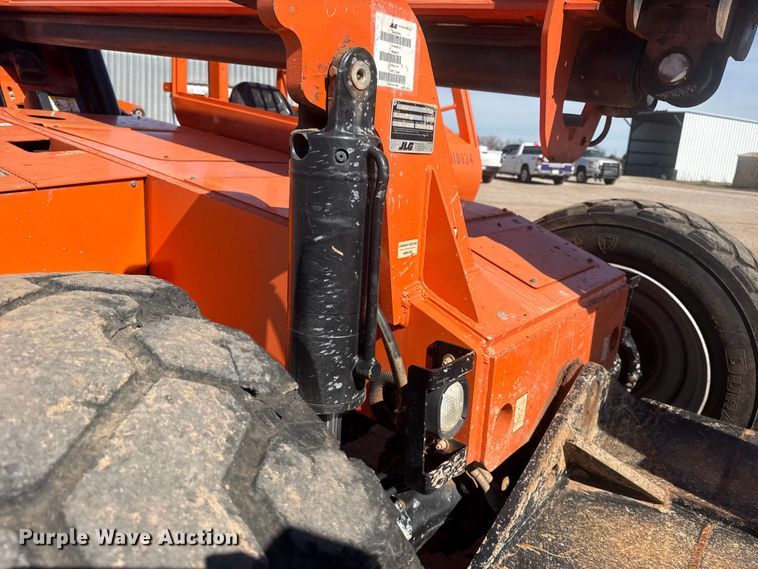 image for item DQ4258 2018 JLG Skytrak 10054 telehandler