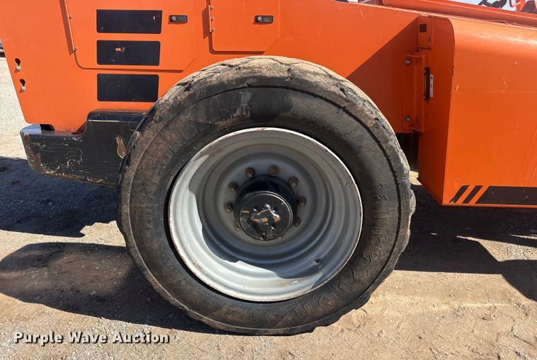 image for item DQ4258 2018 JLG Skytrak 10054 telehandler