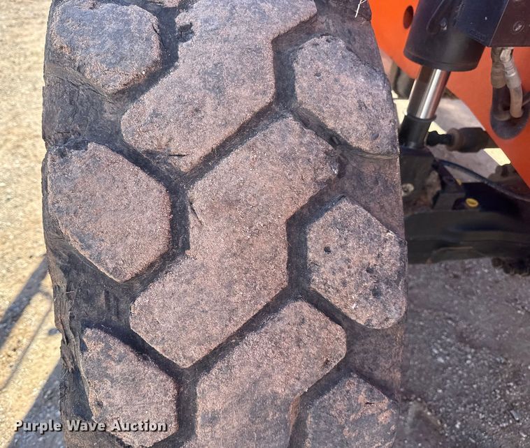 image for item DQ4258 2018 JLG Skytrak 10054 telehandler