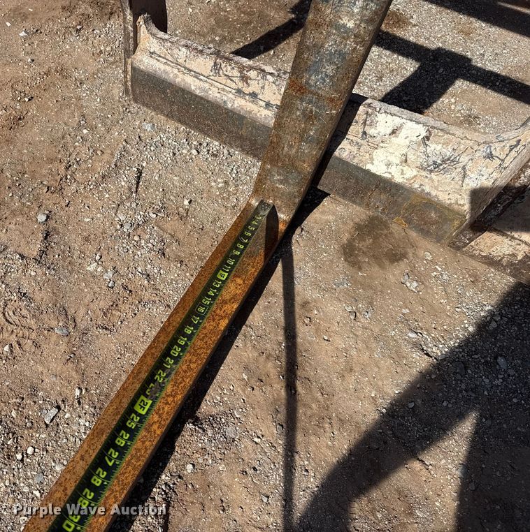 image for item DQ4259 2012 JLG Skytrak 10042 telehandler