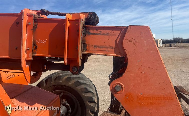 image for item DQ4260 2014 JLG Skytrak 10042 telehandler