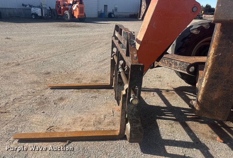 image for item DQ4260 2014 JLG Skytrak 10042 telehandler