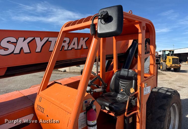 image for item DQ4260 2014 JLG Skytrak 10042 telehandler