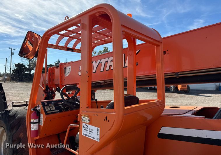 image for item DQ4260 2014 JLG Skytrak 10042 telehandler